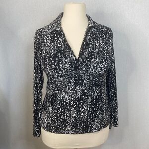 Nicole Miller Black, Gray and White Long Sleeve Blouse. Women’s Size XL. EUC.